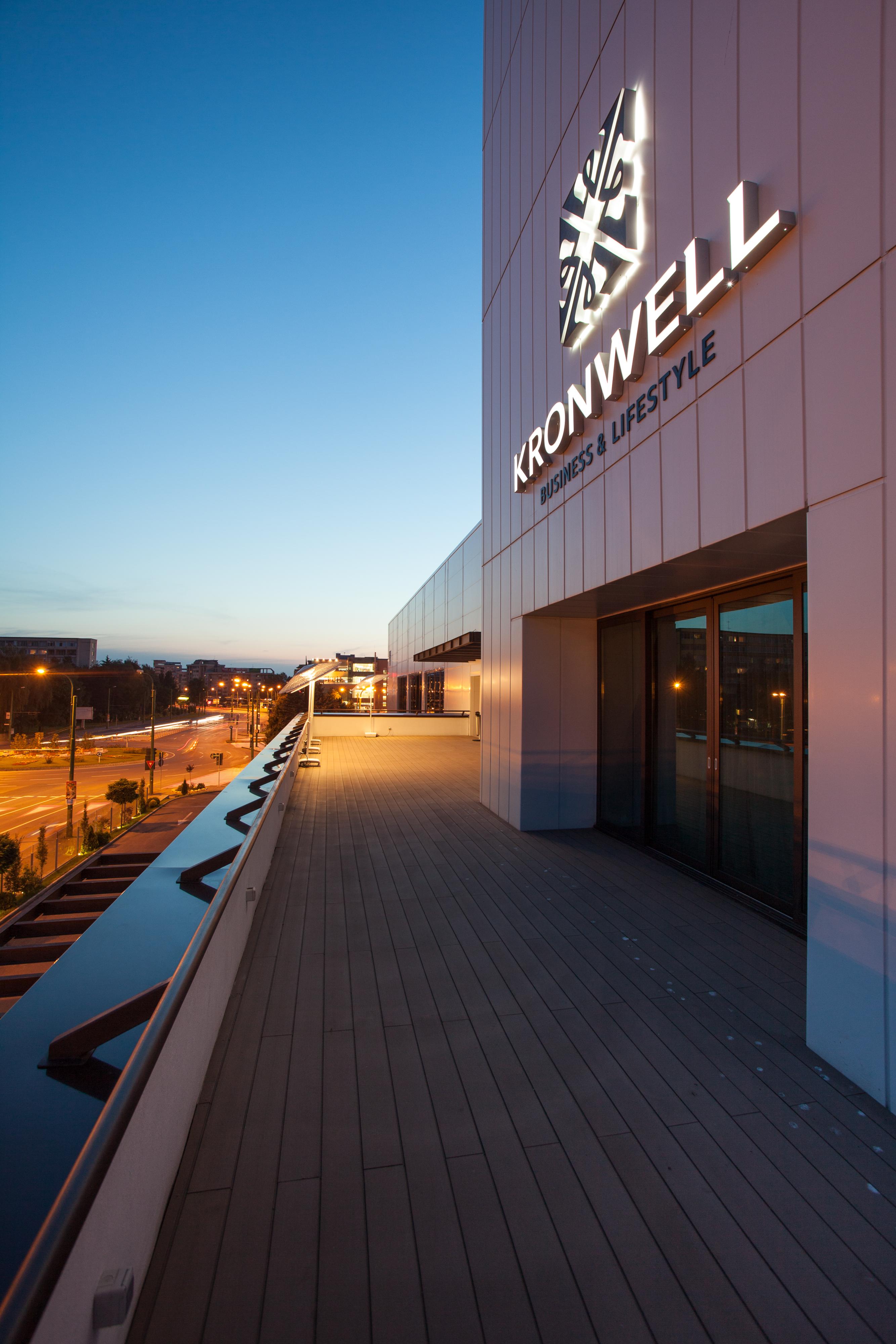 Kronwell Brasov Hotel Bagian luar foto