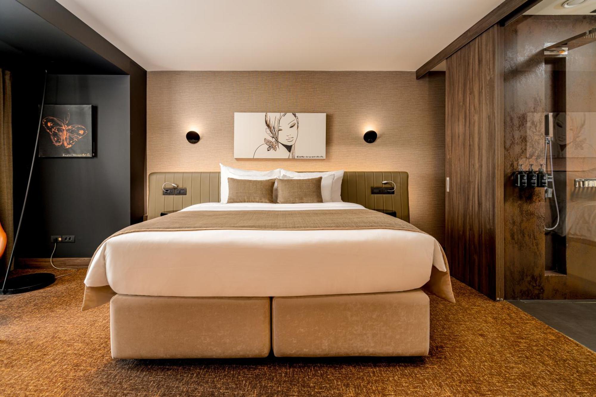 Kronwell Brasov Hotel Bagian luar foto