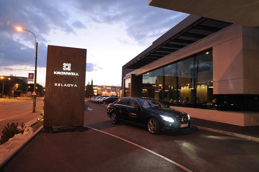 Kronwell Brasov Hotel Bagian luar foto